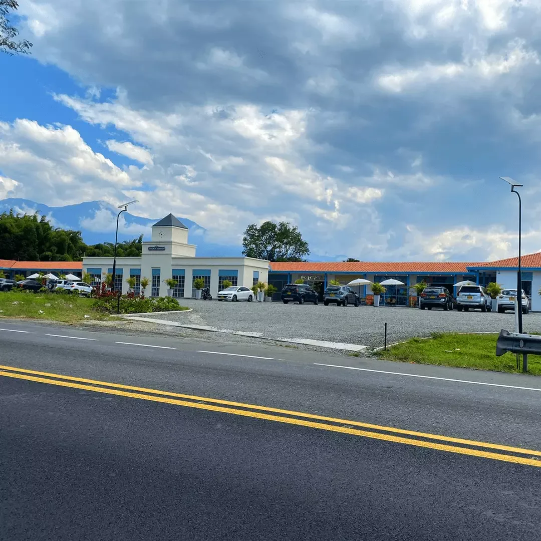 Exterior del mall Estación Armenia